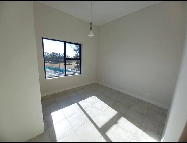 2 BEDROOM PROPERTY TO RENT IN GREENBAY ECO ESTATE